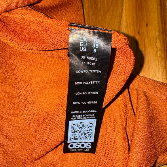 ASOS DESIGN halter trapeze pleated maxi dress with ring detail - Picture 6 of 8